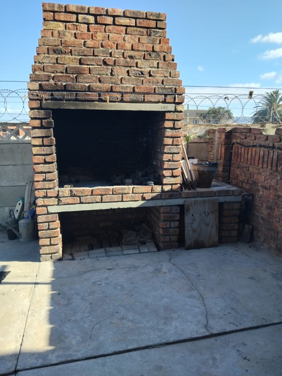 2 Bedroom Property for Sale in Algoa Park Eastern Cape